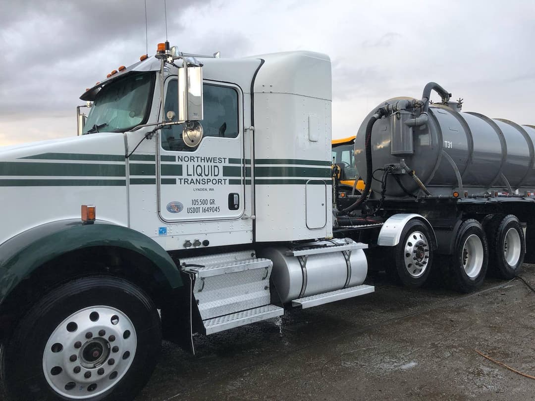 Fleet washing a tanker truck